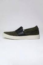  Off Duty Sneaker