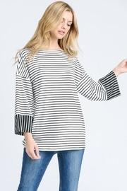  Black-white Stripe Shirt