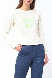  Petite Amie Sweatshirts
