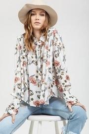  Floral Collar Blouse