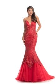  Daring Strapless Gown