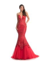  Daring Strapless Gown