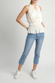  Sleeveless Elastic Waist Top
