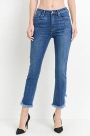  Curve Frayed Jeans