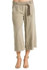  Fray Hem Crop Pant