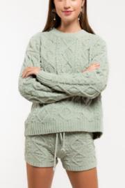  Crew Neck Cable Knit Fleece Sweater