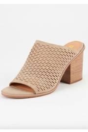  Nude Cutout Mule