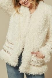  Arianna Ivory Coat