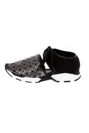  Tech Sneaker
