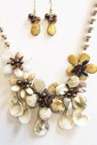 Floral Shell Necklace