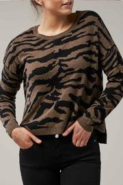  Animal Crew Sweater