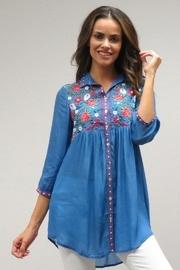  Bold Button-down Blouse
