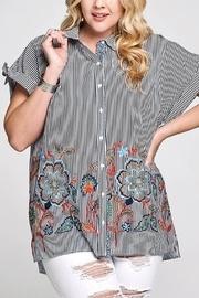  Stripe Embloidary Blouse