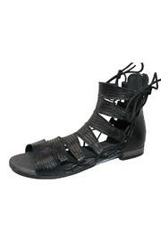  Eric Michael Ava Sandal