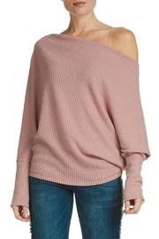  Rose Off-the-shoulder Top