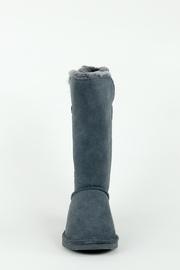  Lauren Boot