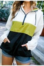  Kangaroo Pocket Windbreaker