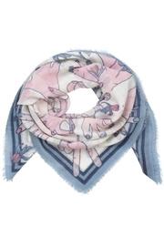  Hands On Scarf