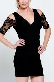  Bandeau Sleeve Lace