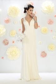  Ivory Sheath Bridal Gown