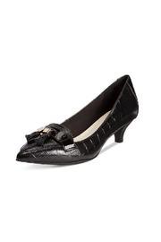  Pointy-toed Kitten Heel