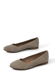  Julie Suede Flat
