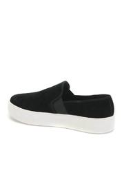 Glance Sneaker