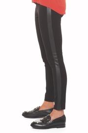  Leatherback Stripe Legging
