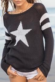  Star Raglan Crew
