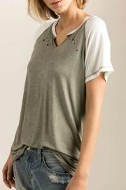  Raglan Distressed-t