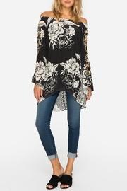  Off-the-shoulder Embroidered Blouse