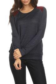  Contrast Shoulder Sweatshirt