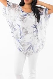  Floral 3/4-sleeve Top