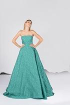  Monique Lhuillier Gown