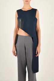  Asymmetric Zinc Top