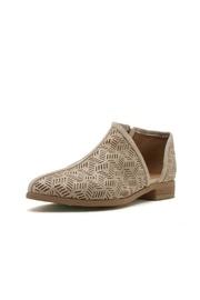  Cutout Perforated Flat