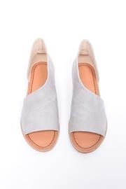Cutout Peep-toe Flat