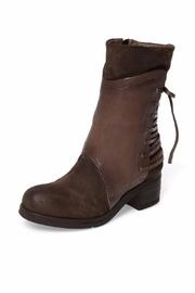  Sakinah Boot