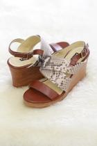  Lizzy Leather Heel