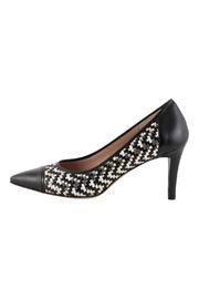  Nigella Pump