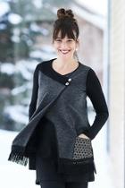  Lise Sleeveless Jacket