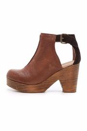 Amber Orchard Clog