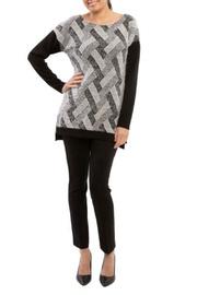  Zoe Eye Lash Zig Zag Print Sweater