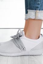  Grey Tennis Shoe
