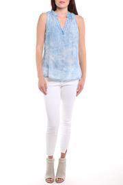  Sleeveless Crossback Pullover