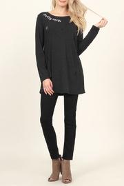  Pretty Mess Distressed-tunic