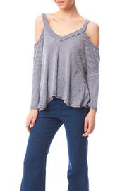  Cold Shoulder Crop Top
