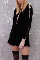 Beatrix Velvet Button Dress