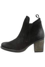  Suede Chelsea Boot