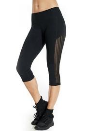  Action Capri Leggings